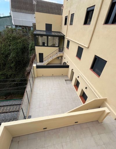 Exteriores casa Santísima Trinidad del Mont 12, Sarria Barcelona