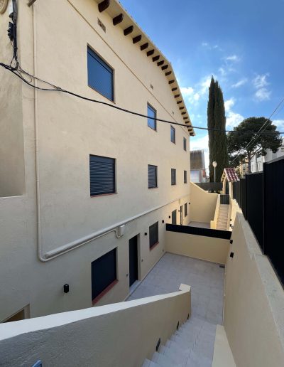 Exteriores casa Santísima Trinidad del Mont 12, Sarria Barcelona