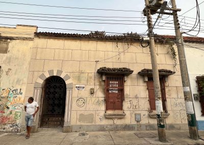 Fachada en el Barrio Getsemaní, Cartagena de Indias, Colombia: Vista de la fachada del proyecto residencial en el pintoresco barrio Getsemaní